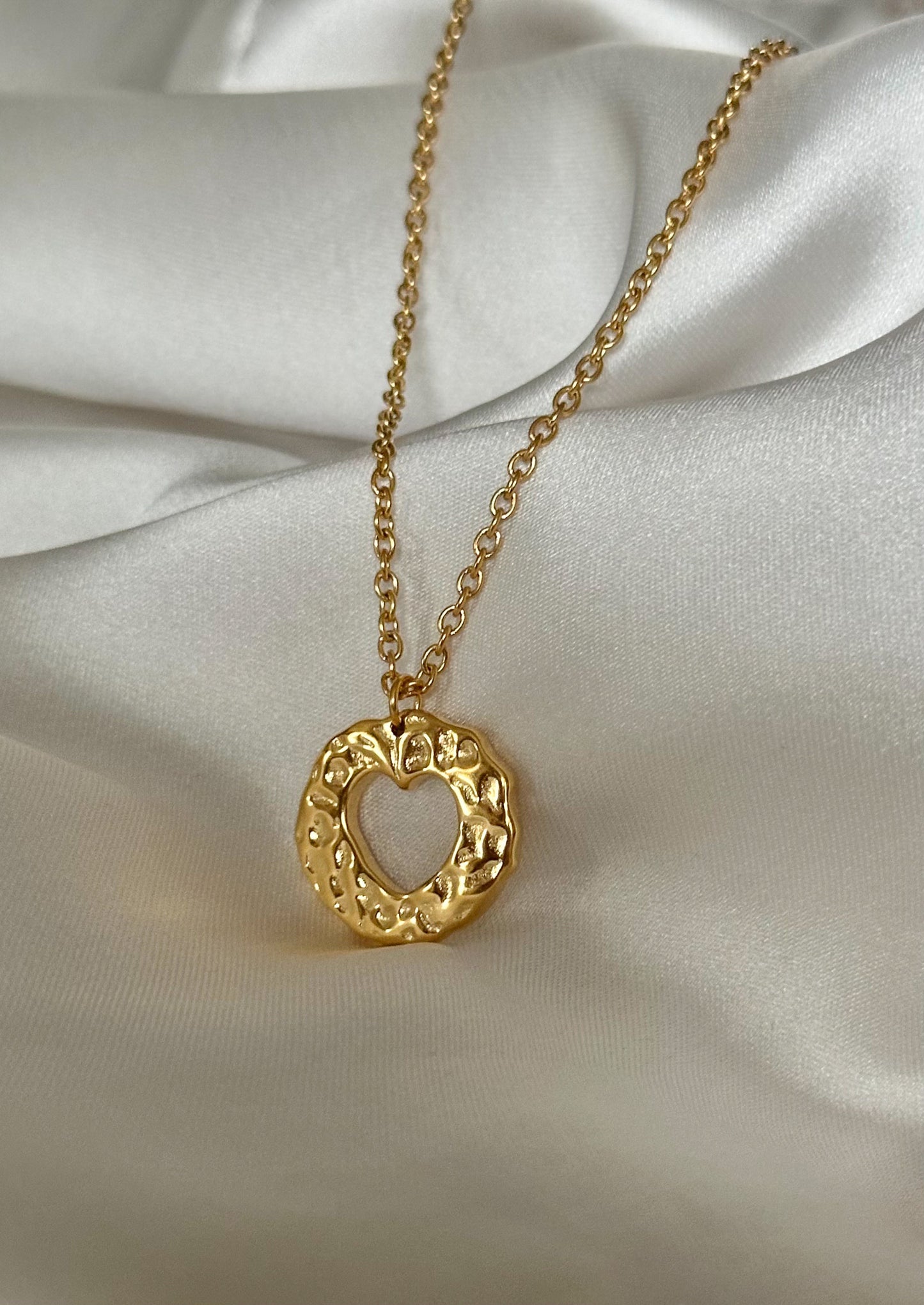 Amor Necklace (Gold)