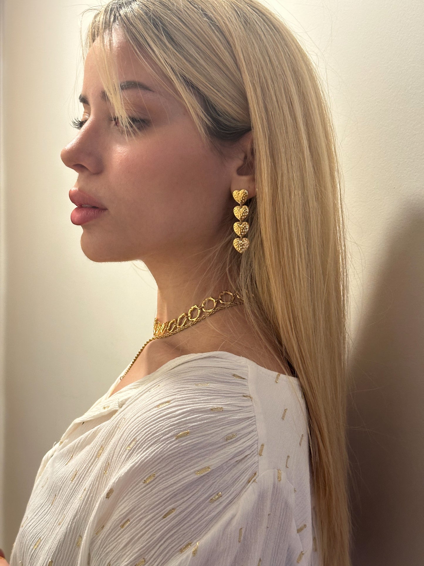 4 strawberry hearts hoops 18k gold in model