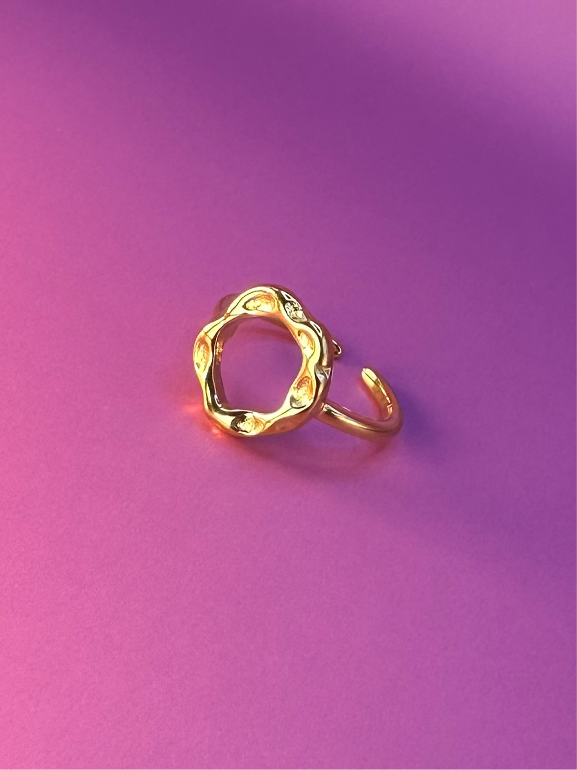 Alterego chunky jewelry halo ring adjustable 18k gold purple background