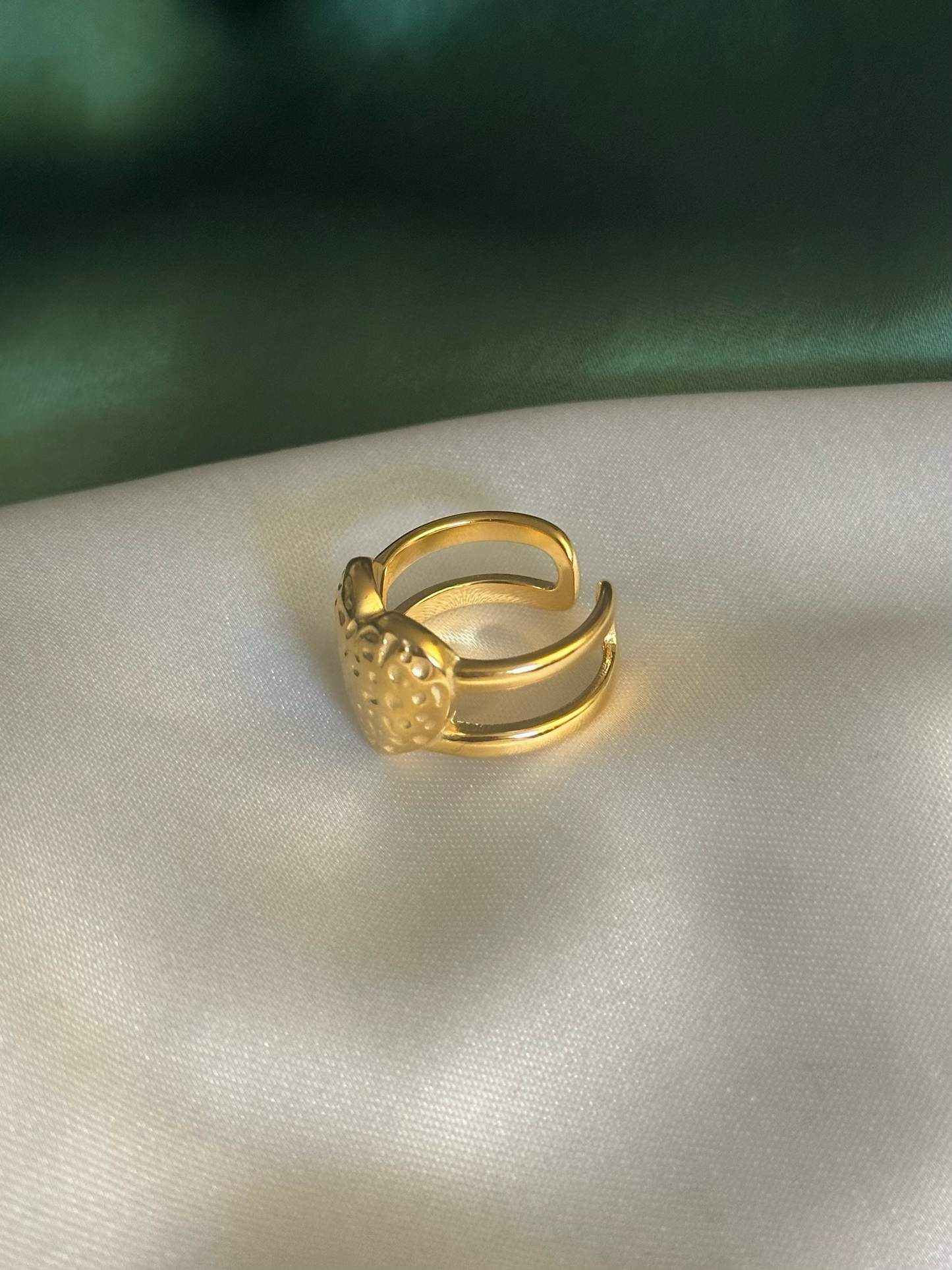 18k gold ring irregular chunky heart side view